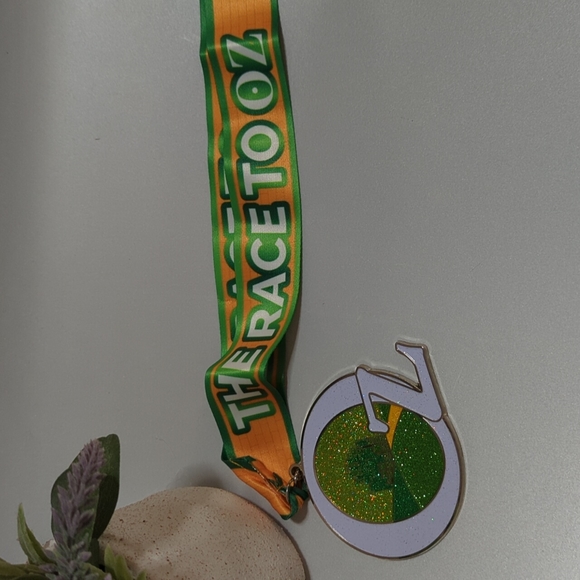 Race to Oz Virtual Race Medal - Picture 1 of 3